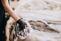 Lavare l’auto come un professionista: guida passo dopo passo