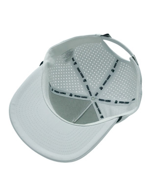 Cappello snapback Ghost Detail bianco con finiture nere. (interno)